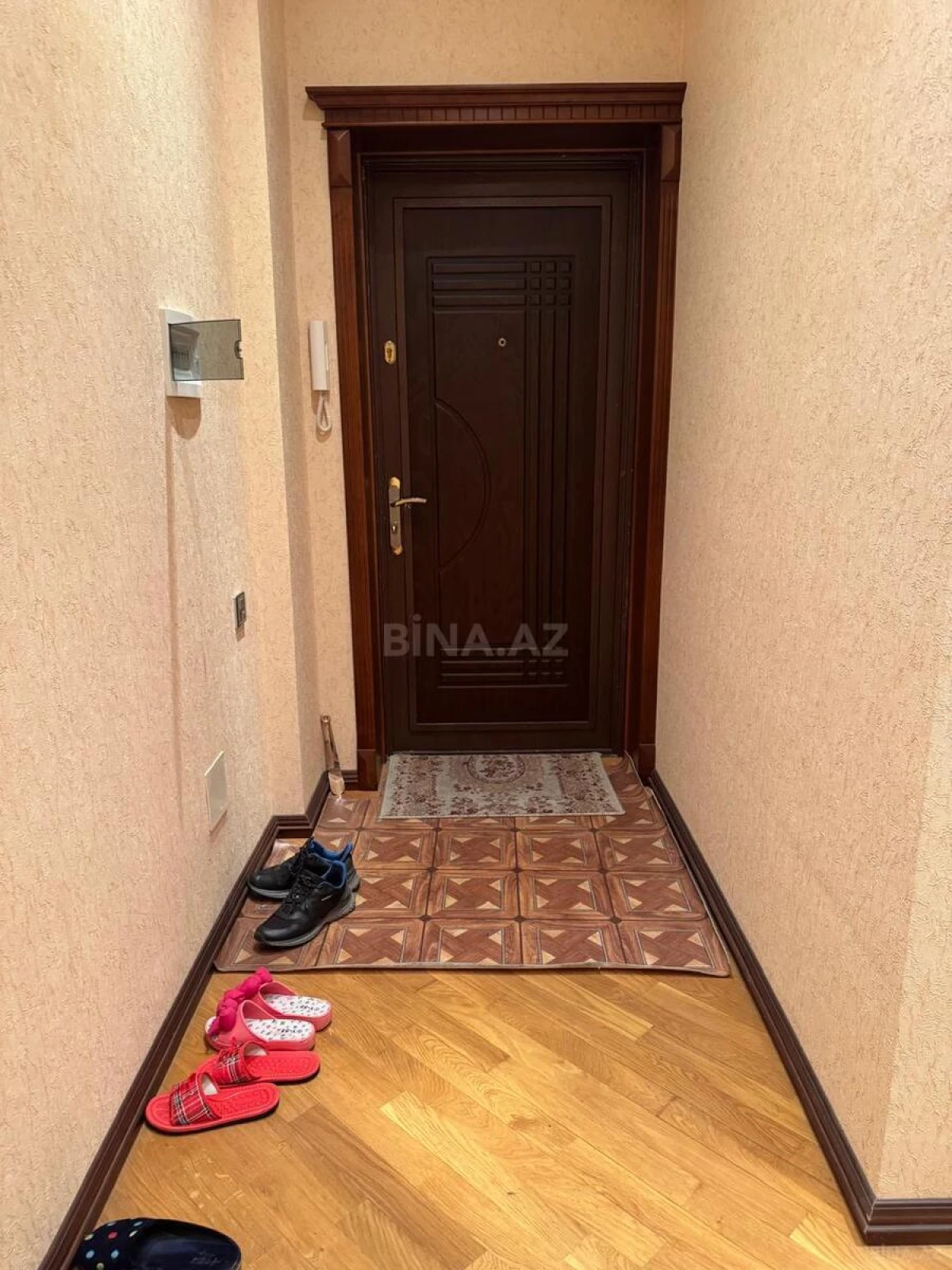 Satılır 2 otaqlı mənzil 85 m²