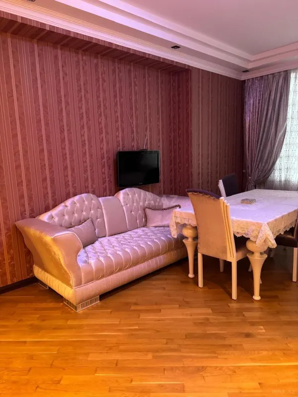 Satılır 2 otaqlı mənzil 85 m²