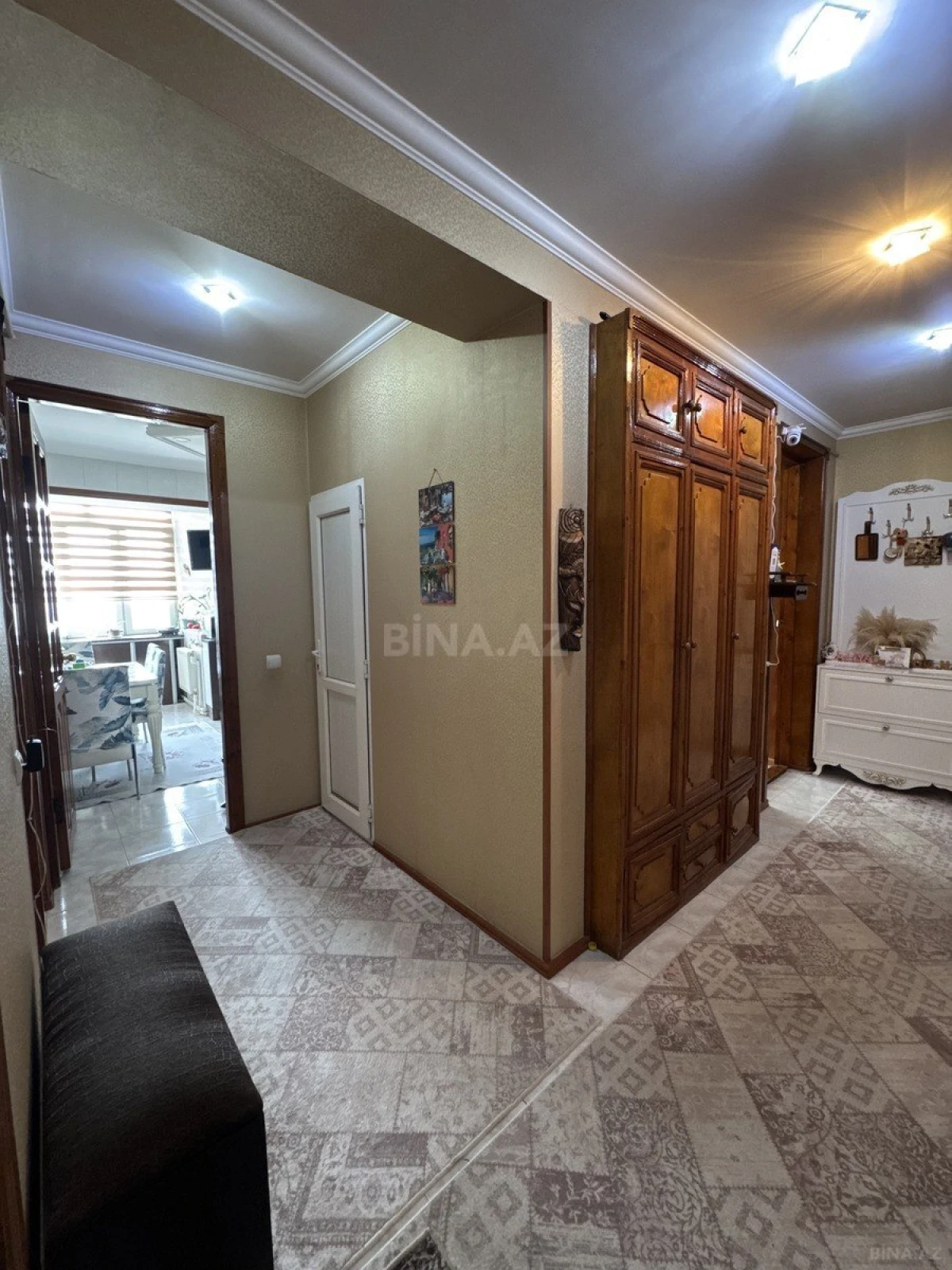 Satılır 4 otaqlı mənzil 113 m²