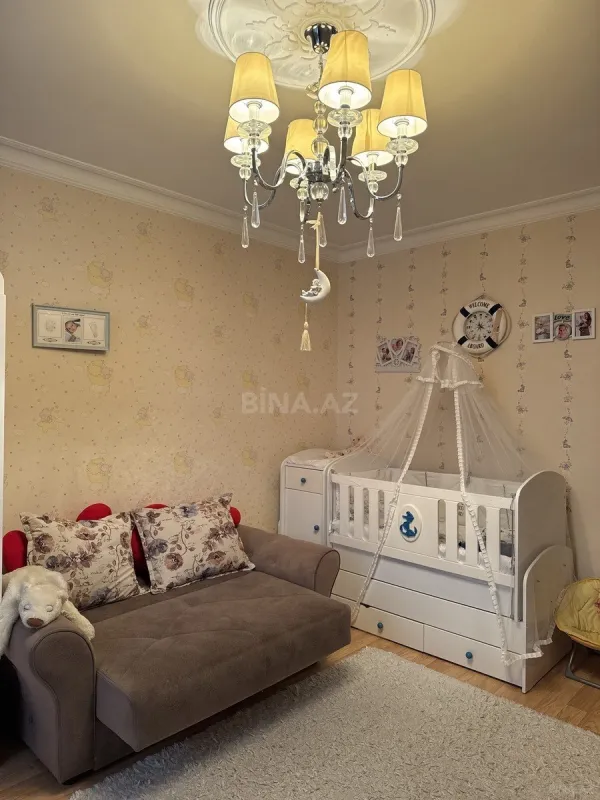 Satılır 4 otaqlı mənzil 113 m²