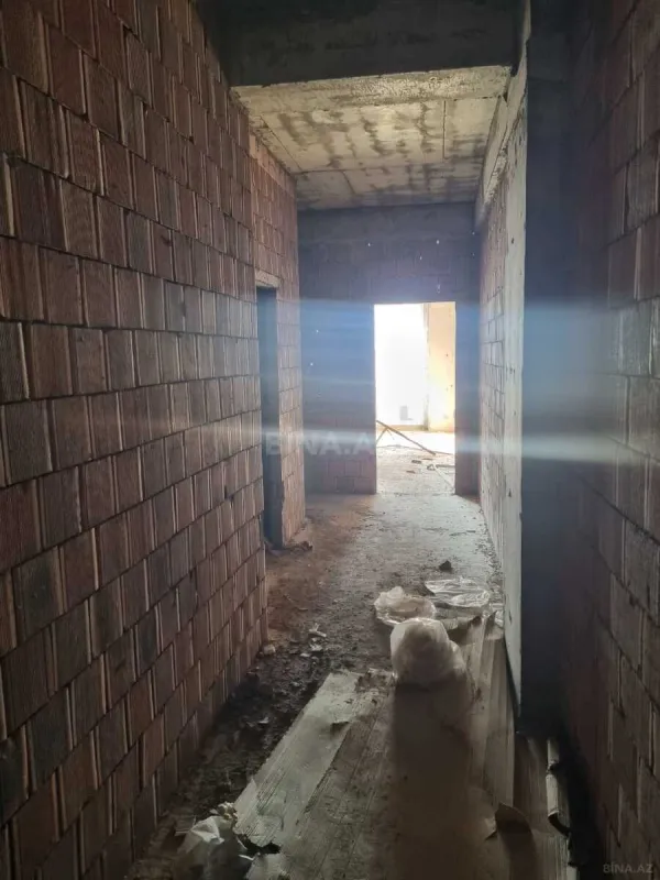 Satılır 2 otaqlı mənzil 124 m²