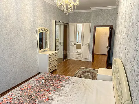 Kirayə verilir 4 otaqlı mənzil 170 m²
