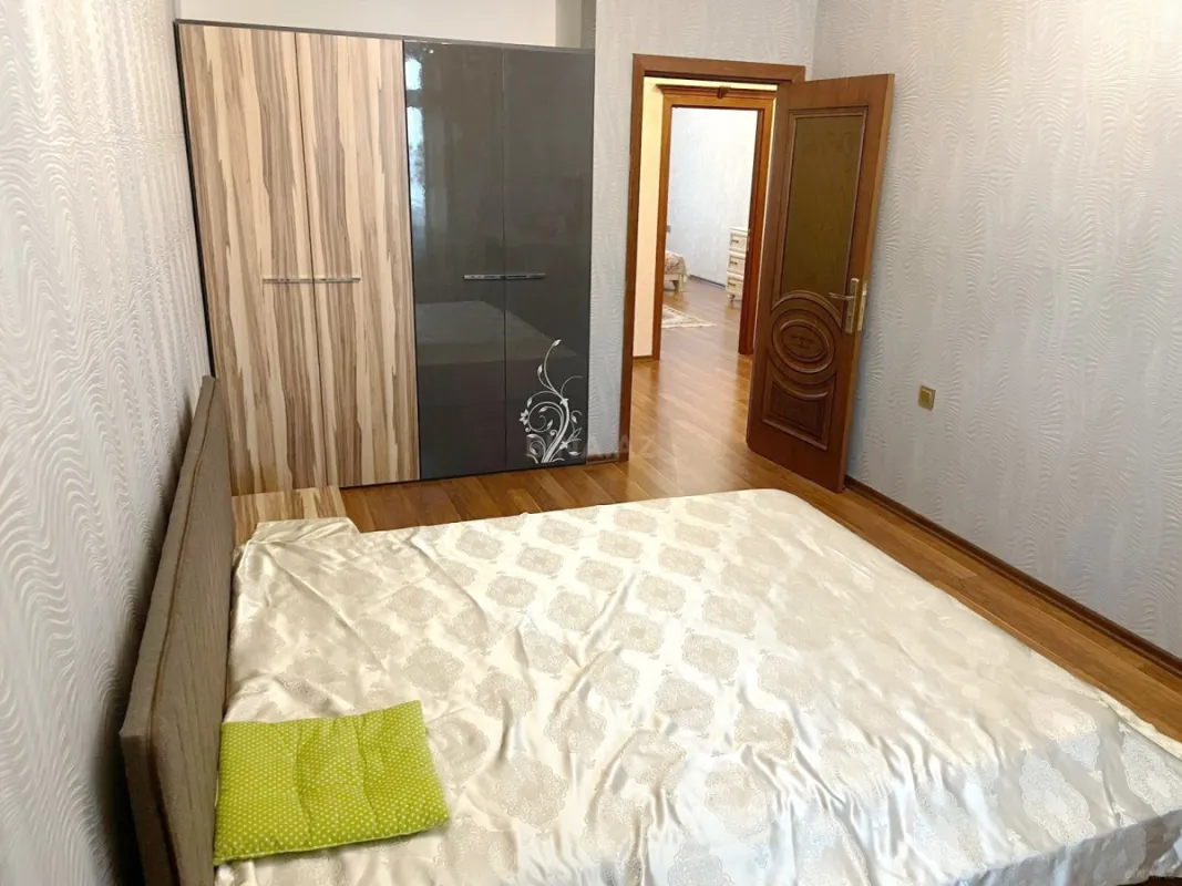 Kirayə verilir 4 otaqlı mənzil 170 m²