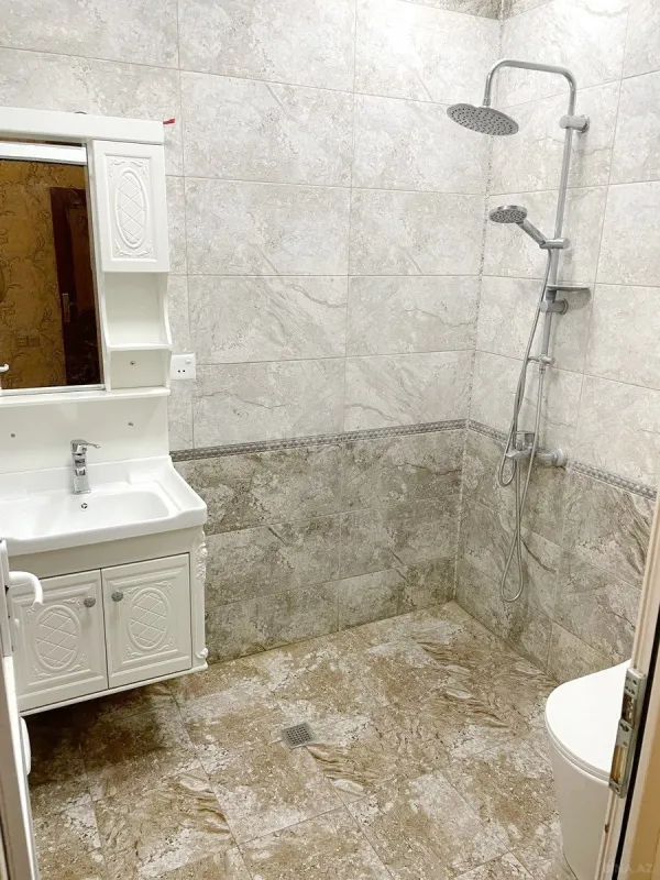 Kirayə verilir 4 otaqlı mənzil 170 m²