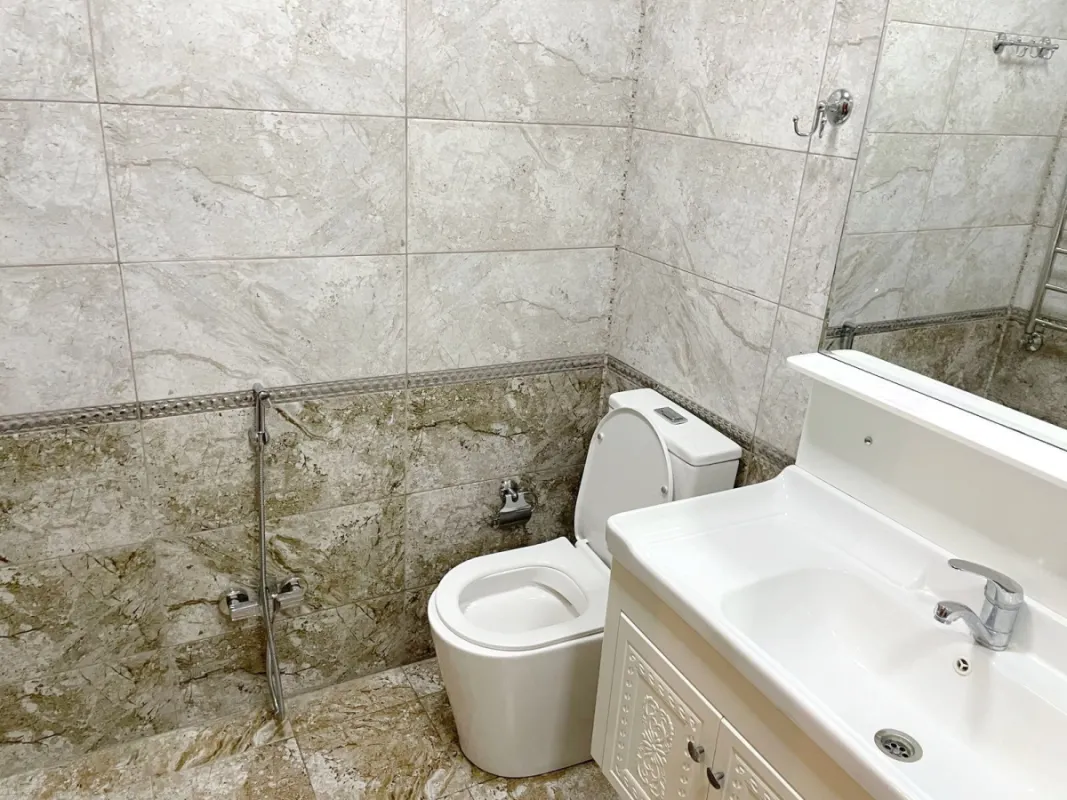 Kirayə verilir 4 otaqlı mənzil 170 m²