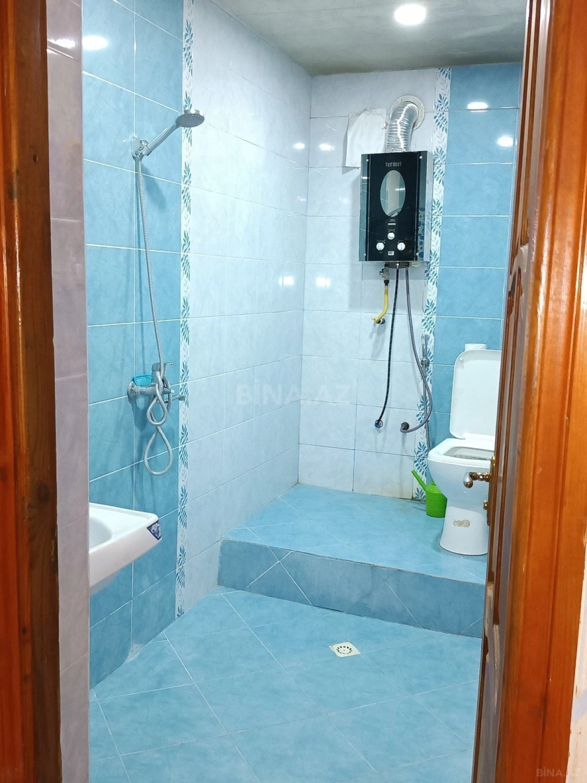 Satılır 6 otaqlı həyət evi 395 m²
