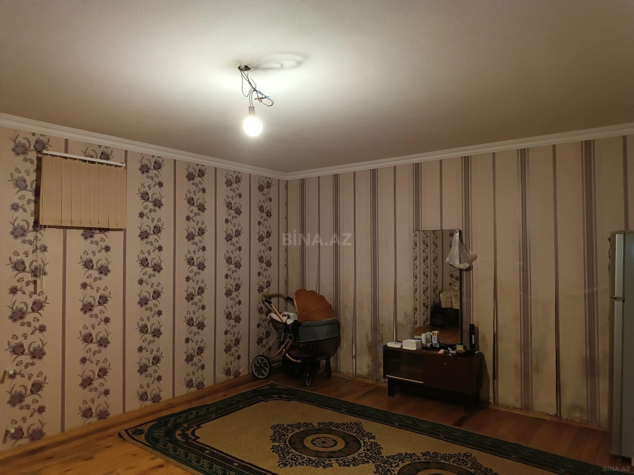 Satılır 6 otaqlı həyət evi 395 m²