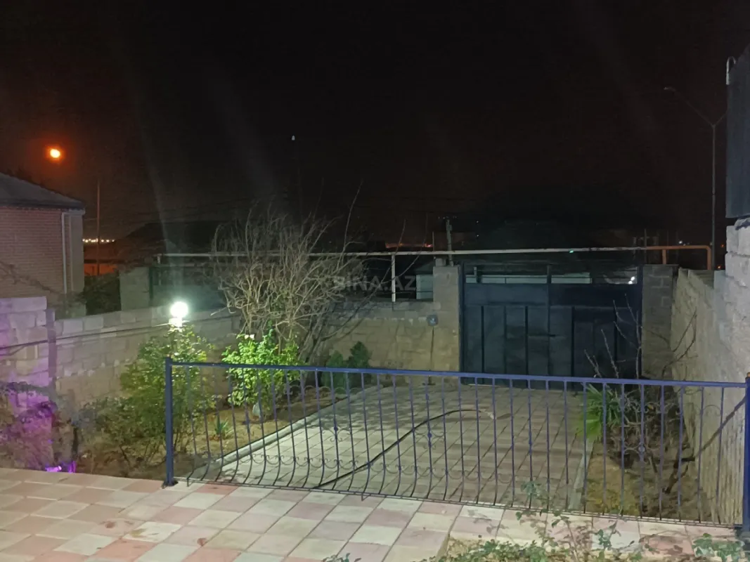 Satılır 6 otaqlı həyət evi 395 m²