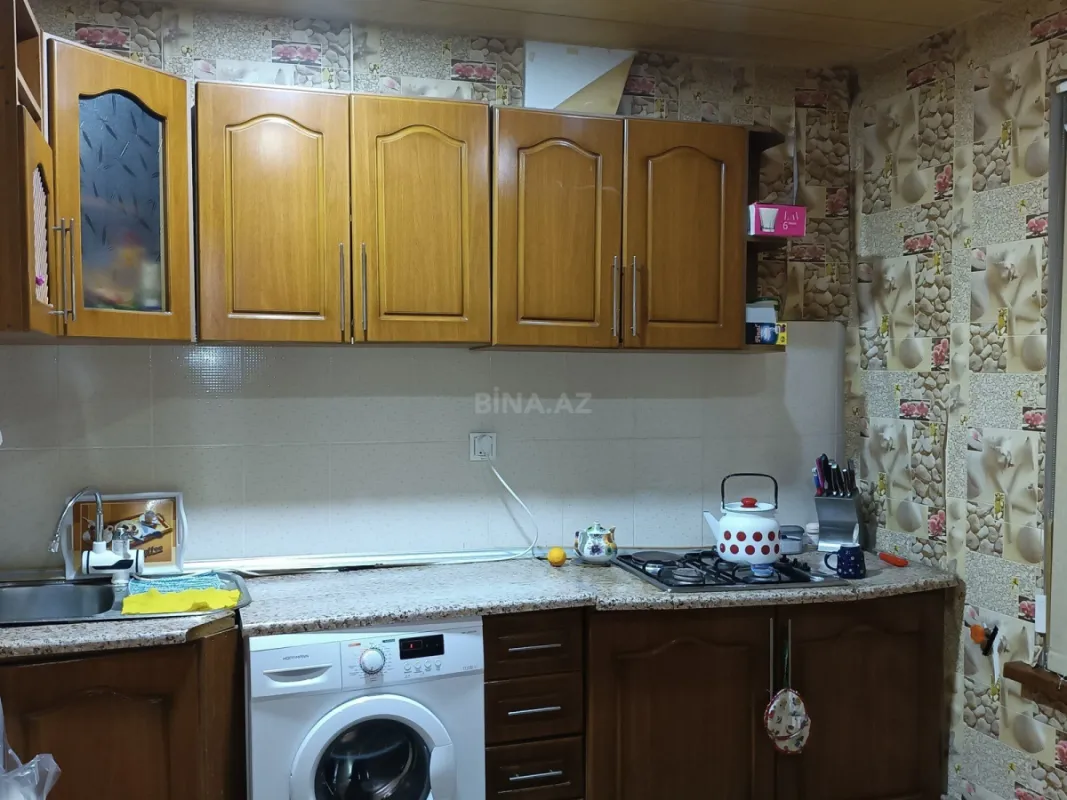 Satılır 6 otaqlı həyət evi 395 m²