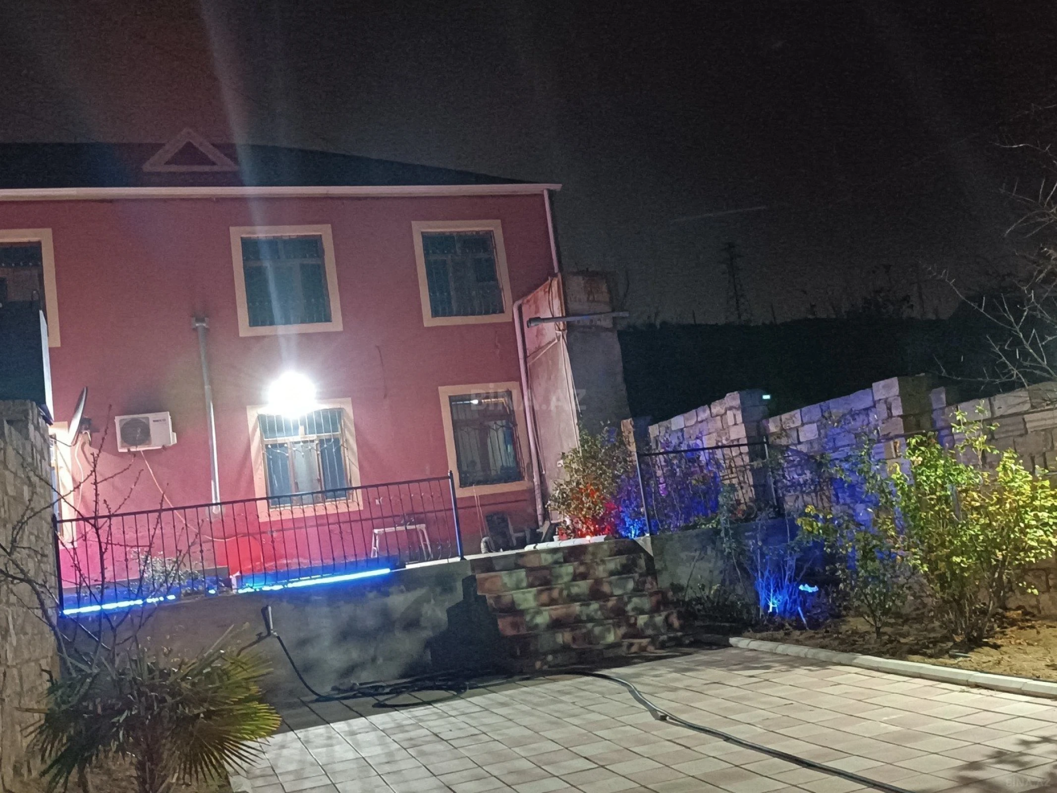 Satılır 6 otaqlı həyət evi 395 m²