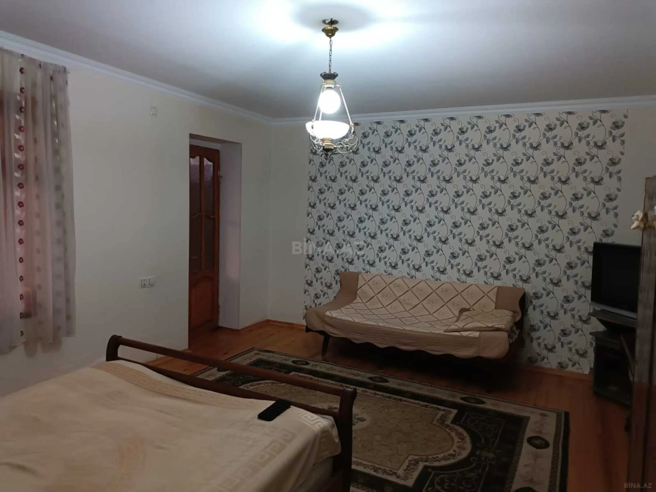 Satılır 6 otaqlı həyət evi 395 m²