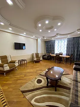 Kirayə verilir 2 otaqlı mənzil 100 m²