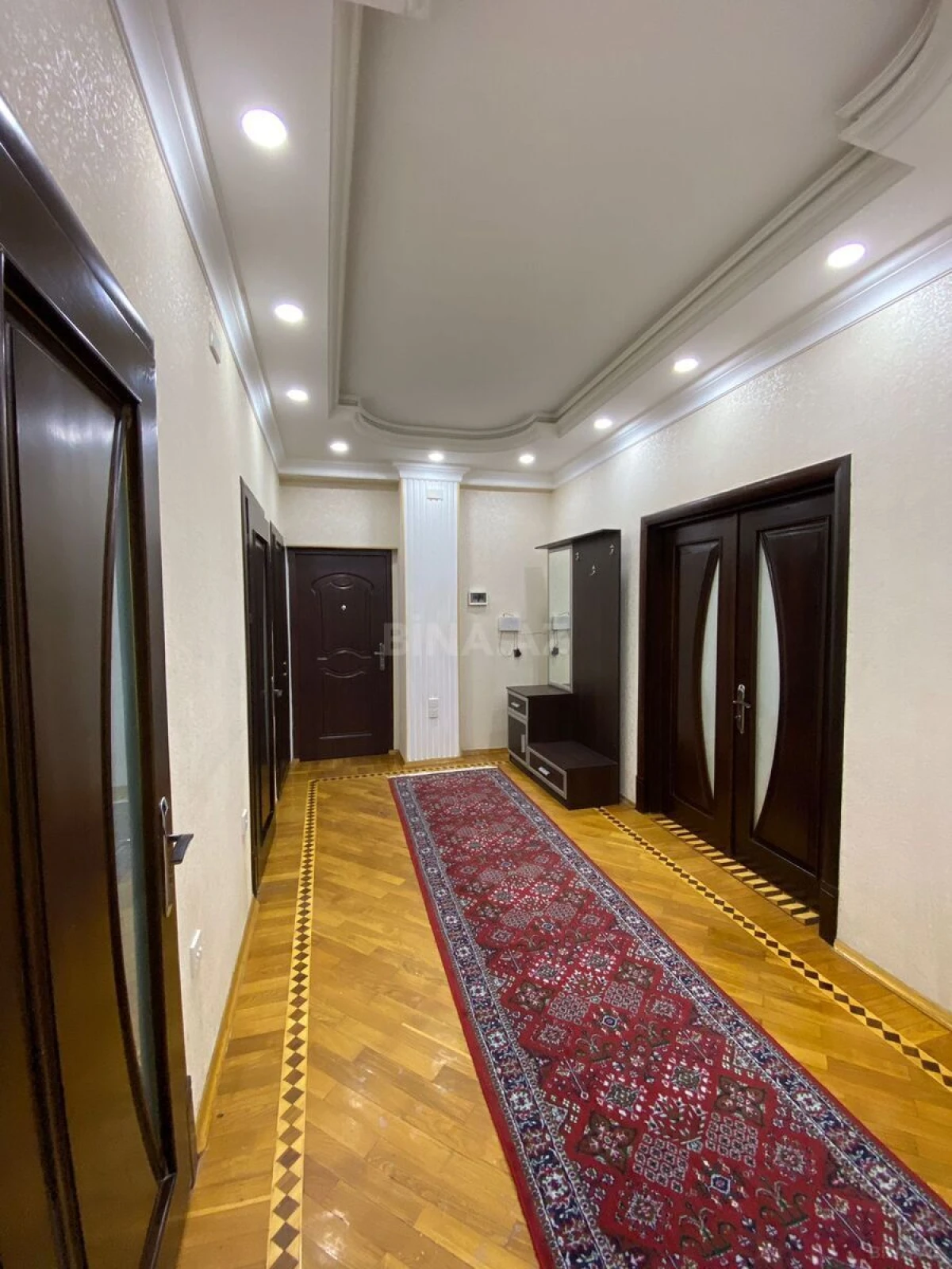 Kirayə verilir 2 otaqlı mənzil 100 m²
