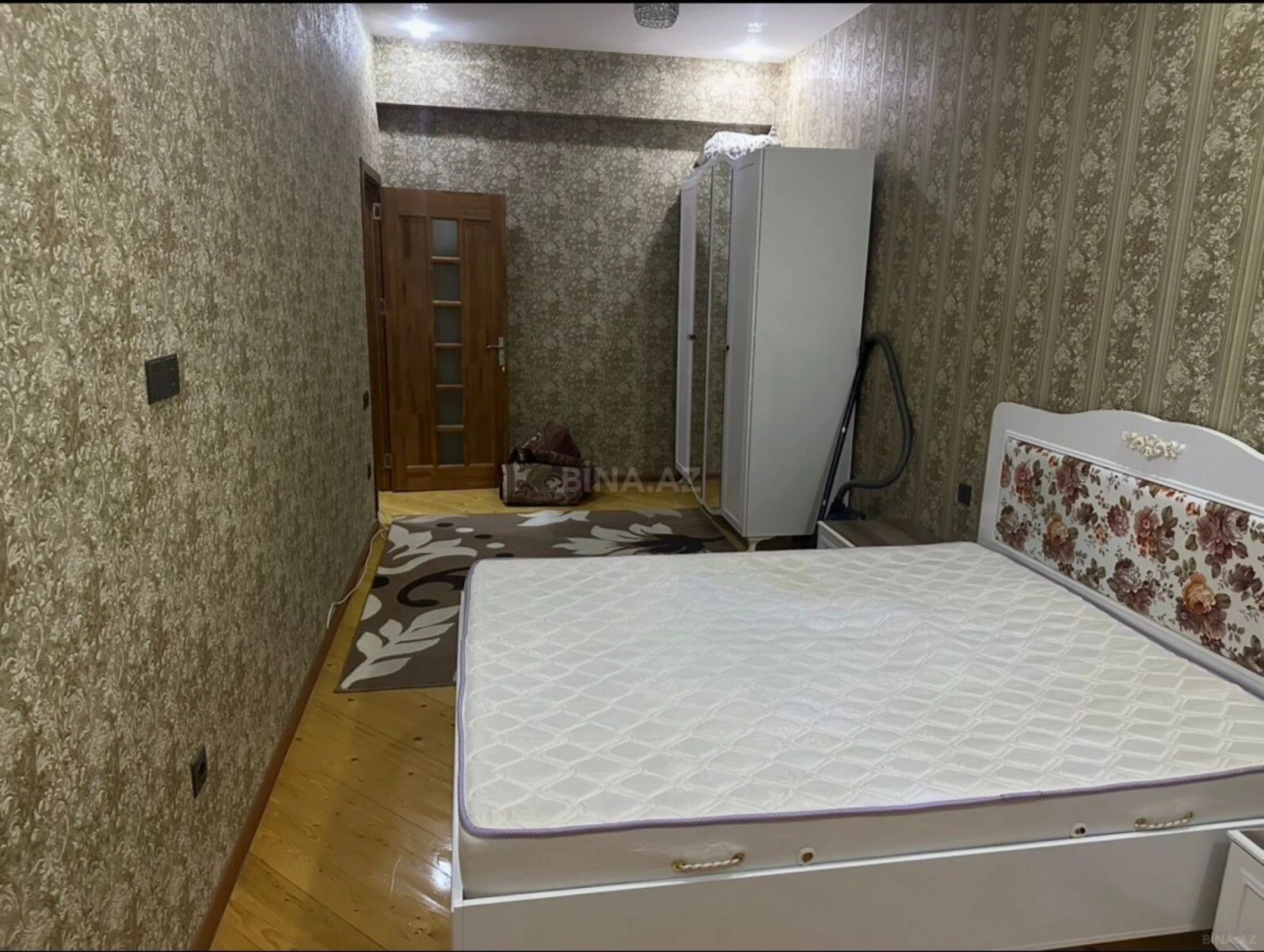Kirayə verilir 2 otaqlı mənzil 77 m²
