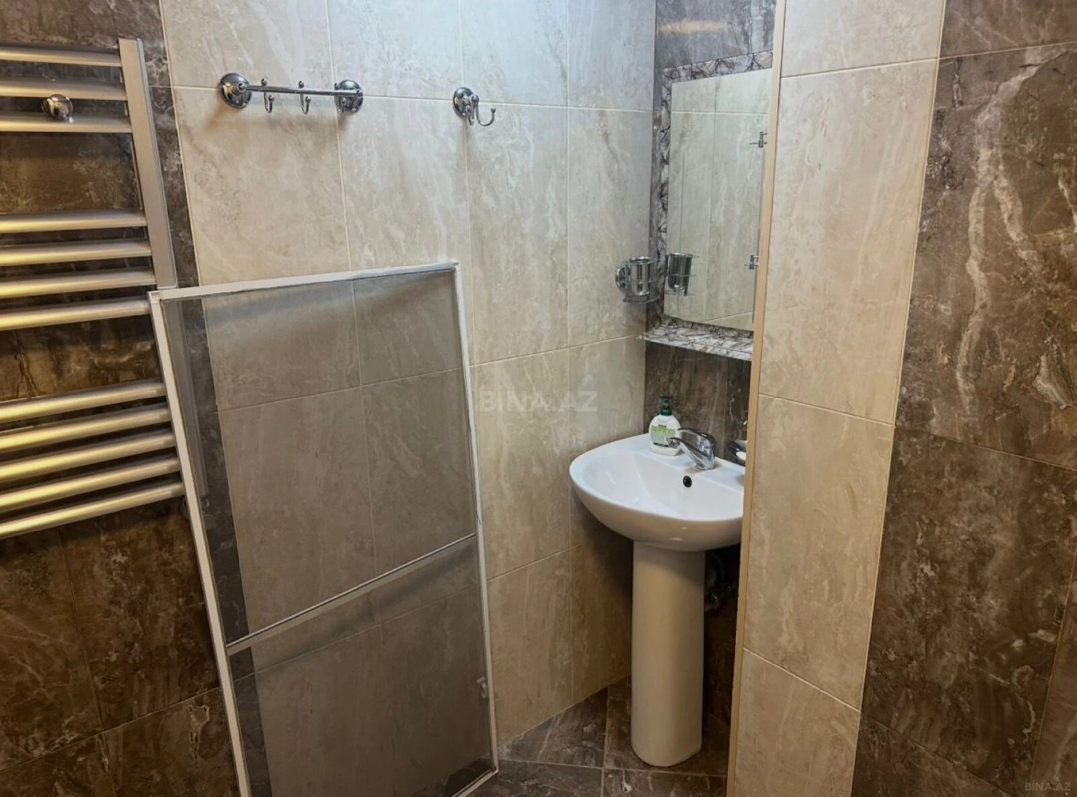 Kirayə verilir 2 otaqlı mənzil 77 m²