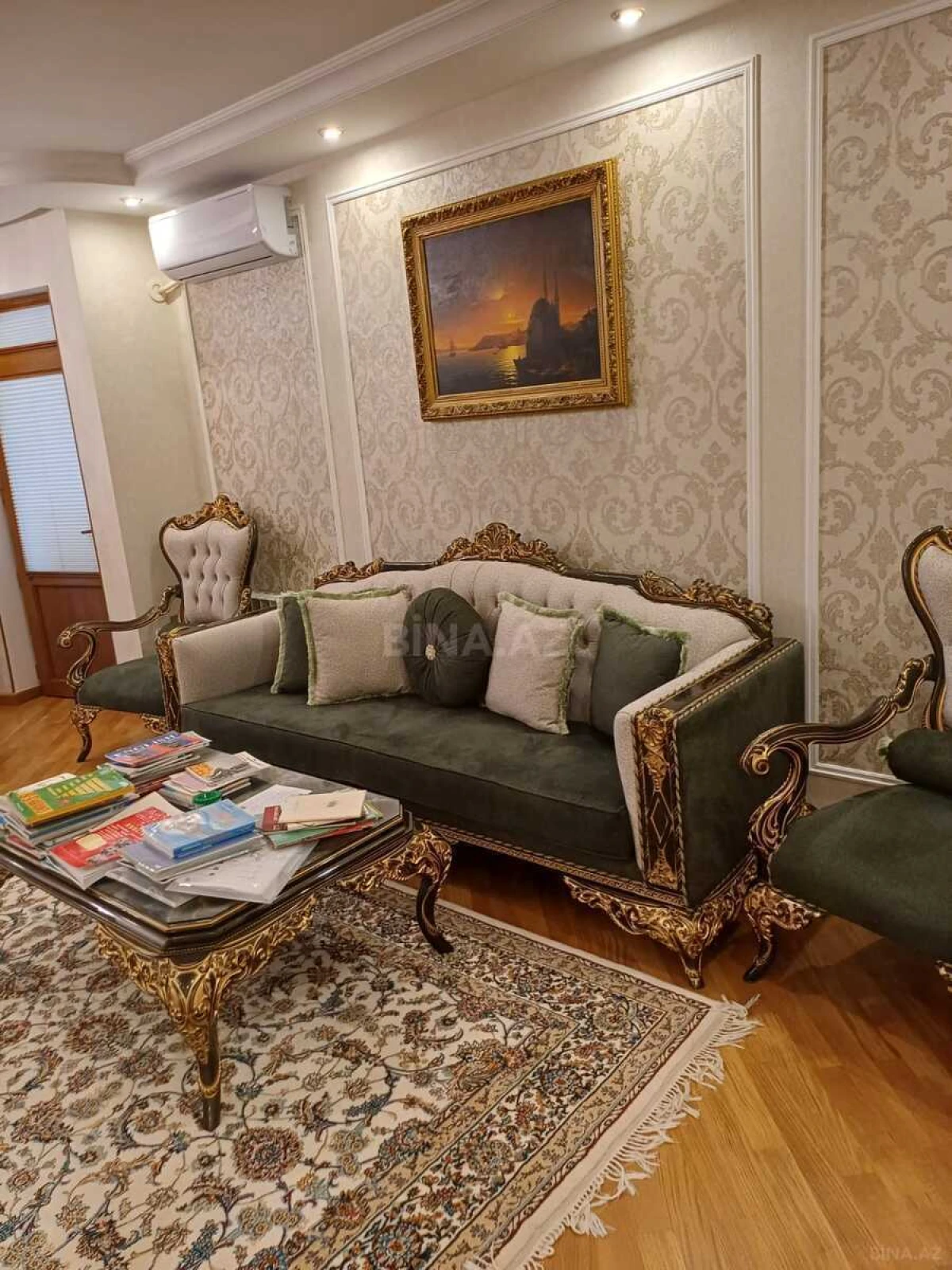 Satılır 3 otaqlı mənzil 134 m²