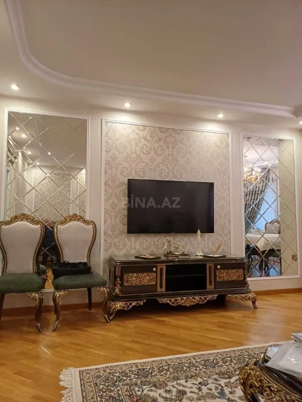 Satılır 3 otaqlı mənzil 134 m²