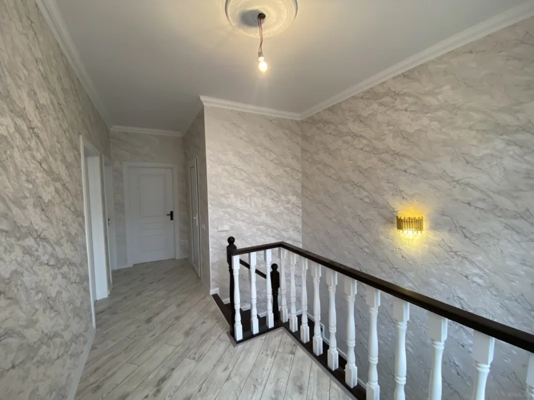 Satılır 5 otaqlı həyət evi 200 m²