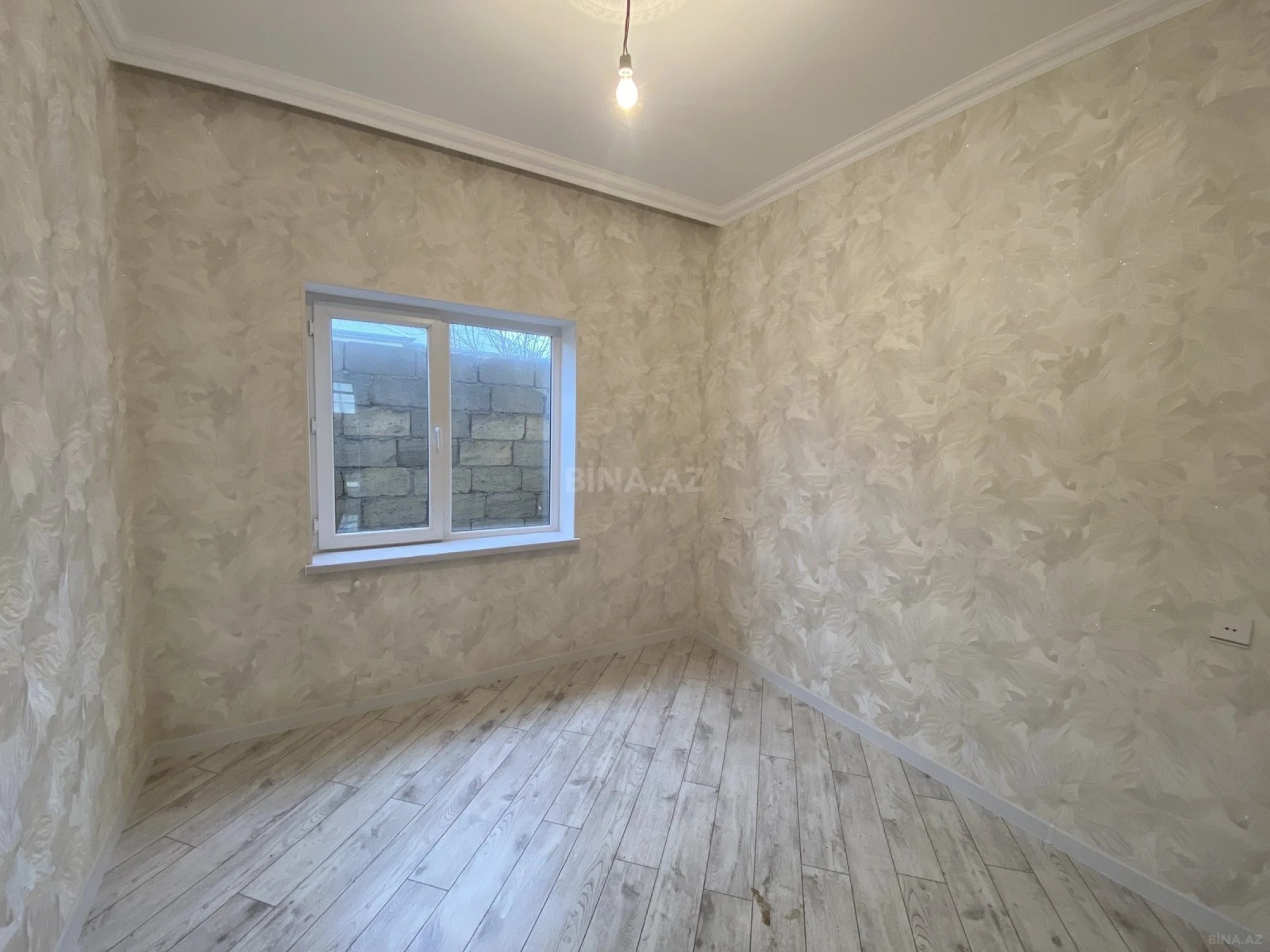 Satılır 5 otaqlı həyət evi 200 m²