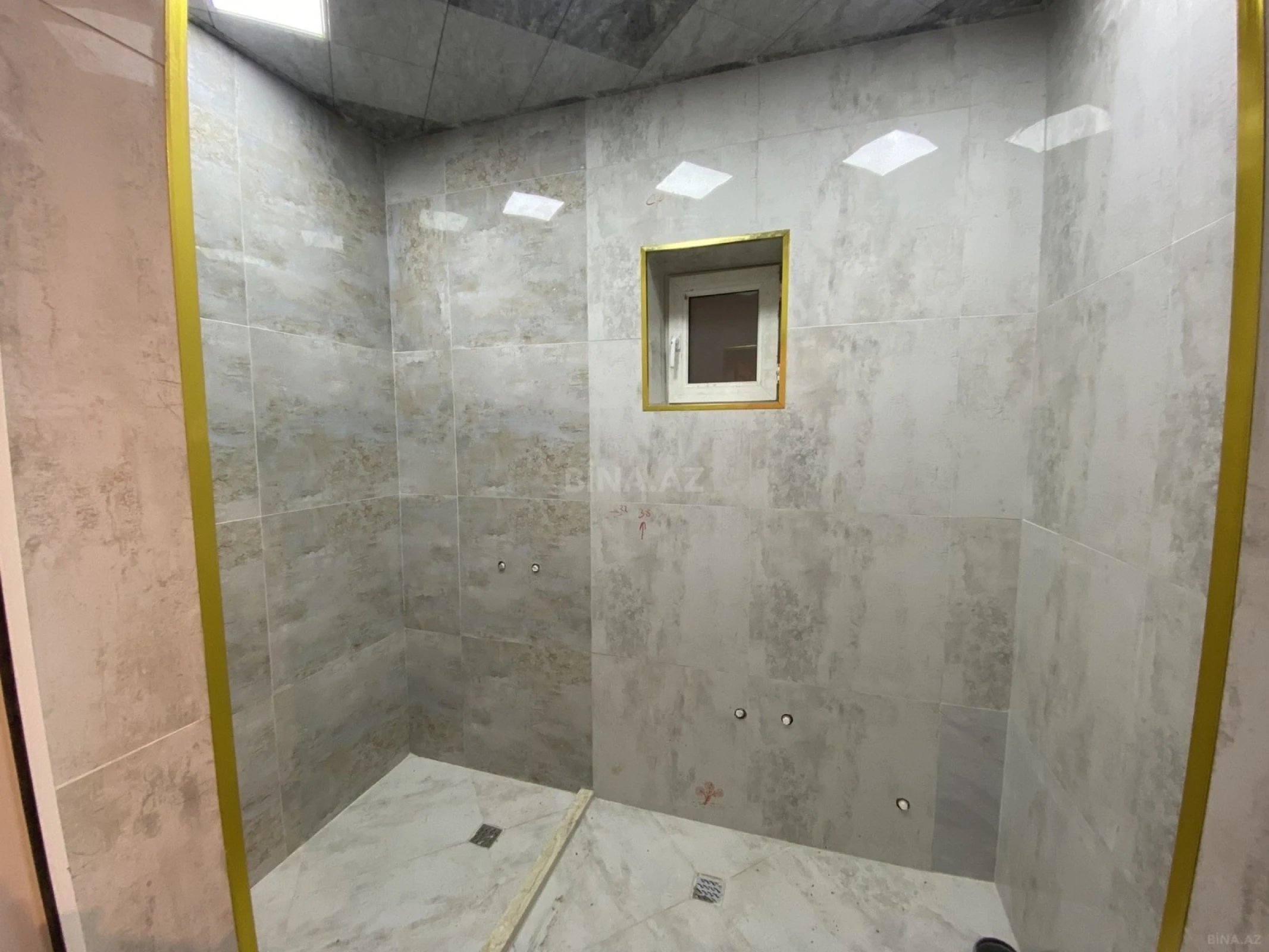 Satılır 5 otaqlı həyət evi 200 m²