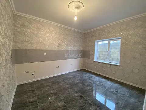 Satılır 5 otaqlı həyət evi 200 m²