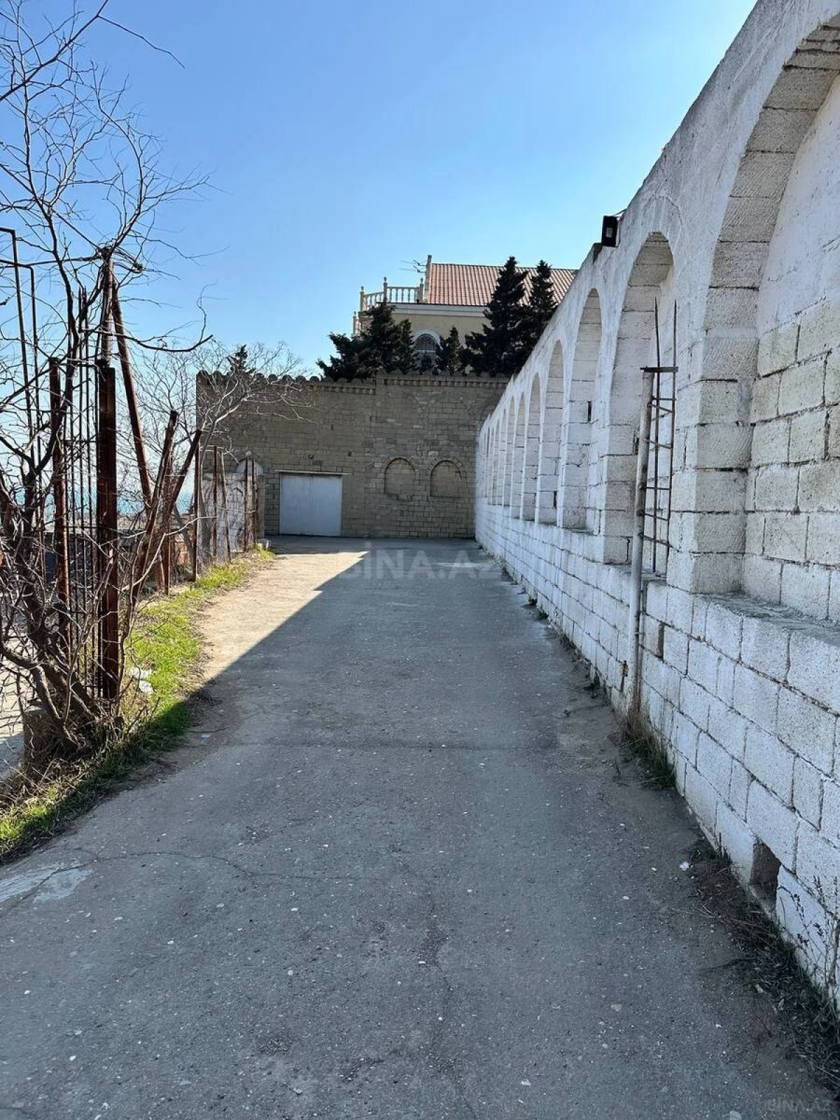 Satılır 5 otaqlı həyət evi 240 m²