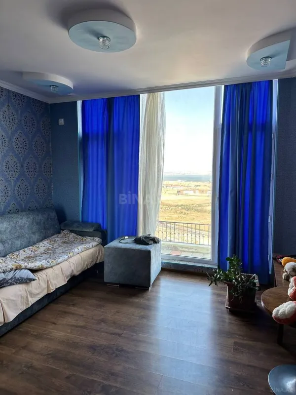 Satılır 5 otaqlı həyət evi 240 m²