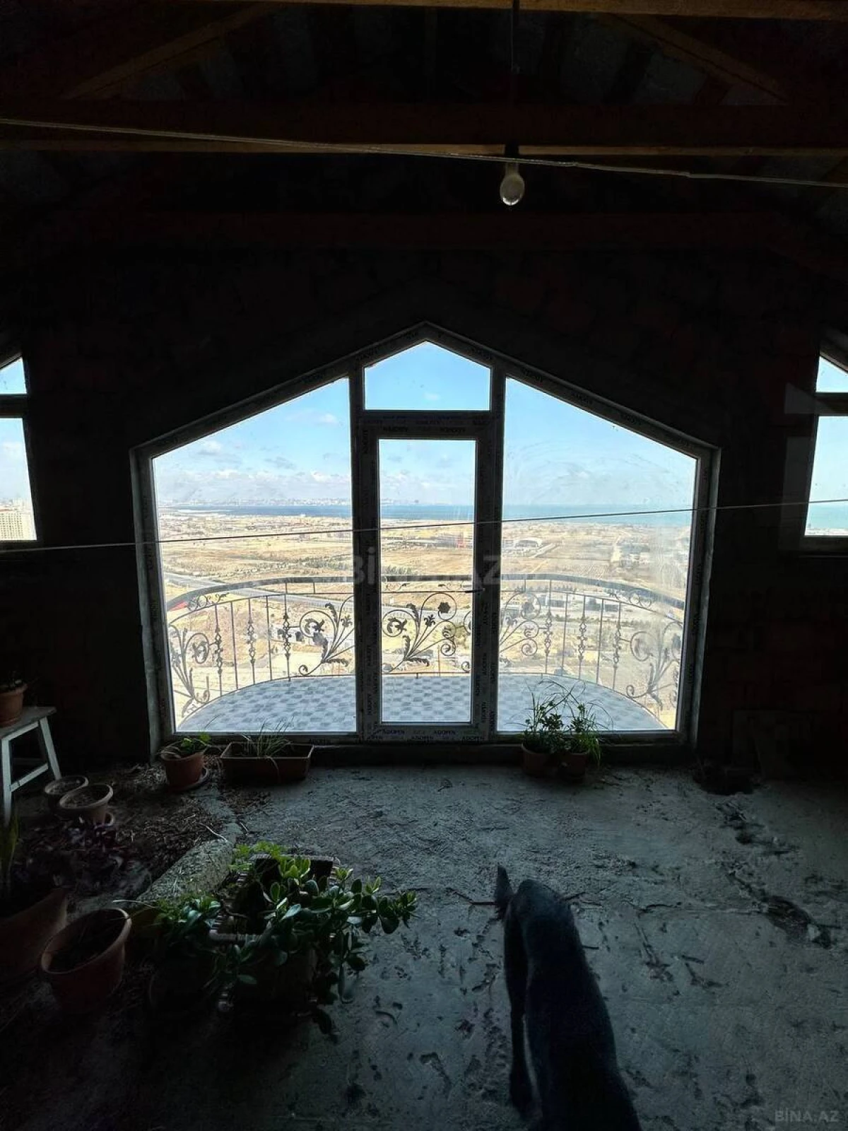 Satılır 5 otaqlı həyət evi 240 m²