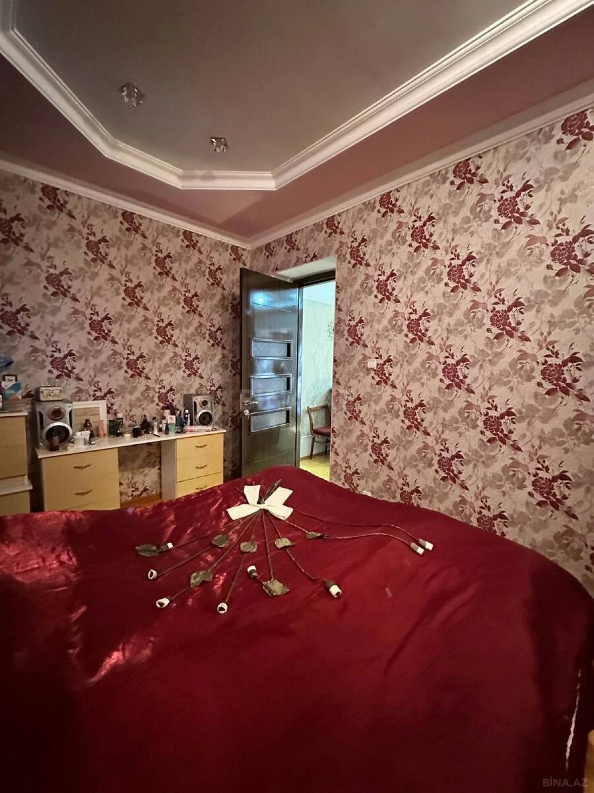 Satılır 5 otaqlı həyət evi 240 m²
