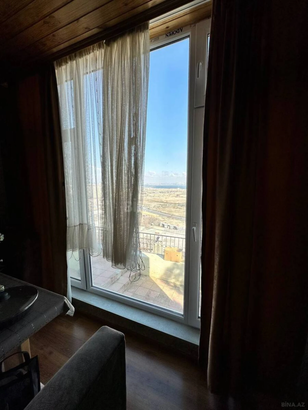 Satılır 5 otaqlı həyət evi 240 m²