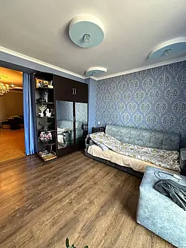 Satılır 5 otaqlı həyət evi 240 m²