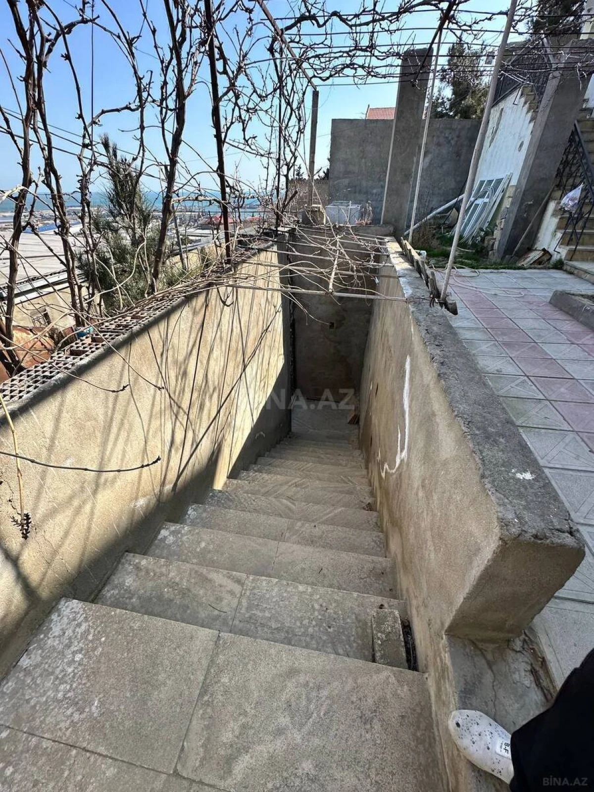 Satılır 5 otaqlı həyət evi 240 m²