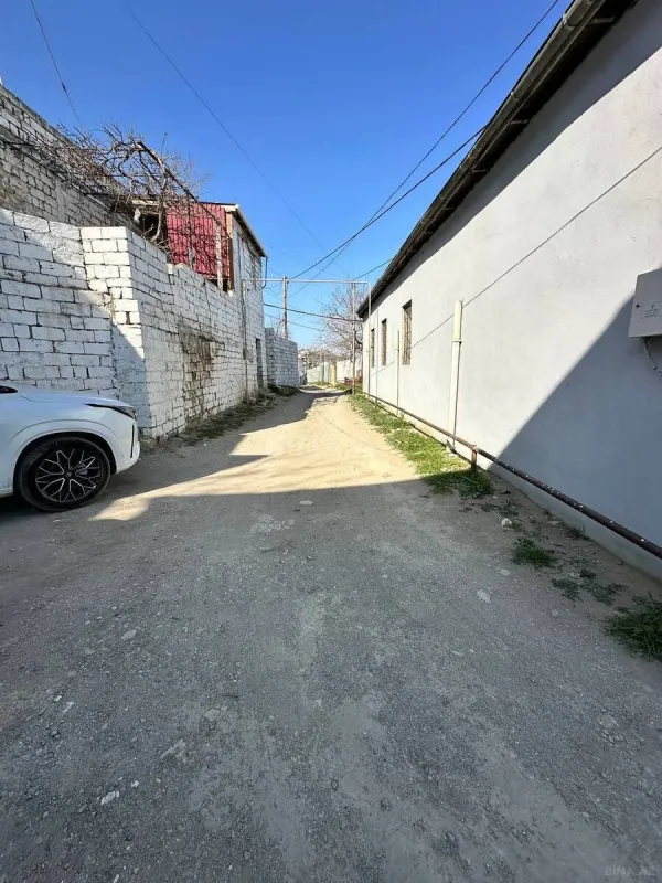 Satılır 5 otaqlı həyət evi 240 m²