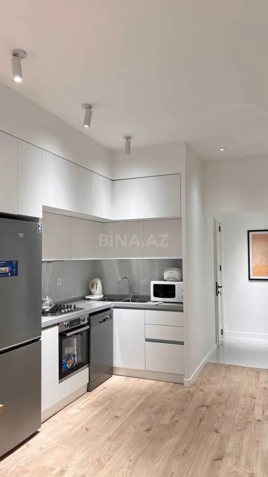 Satılır 2 otaqlı mənzil 68 m²