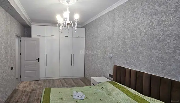 Kirayə verilir 2 otaqlı mənzil 85 m²