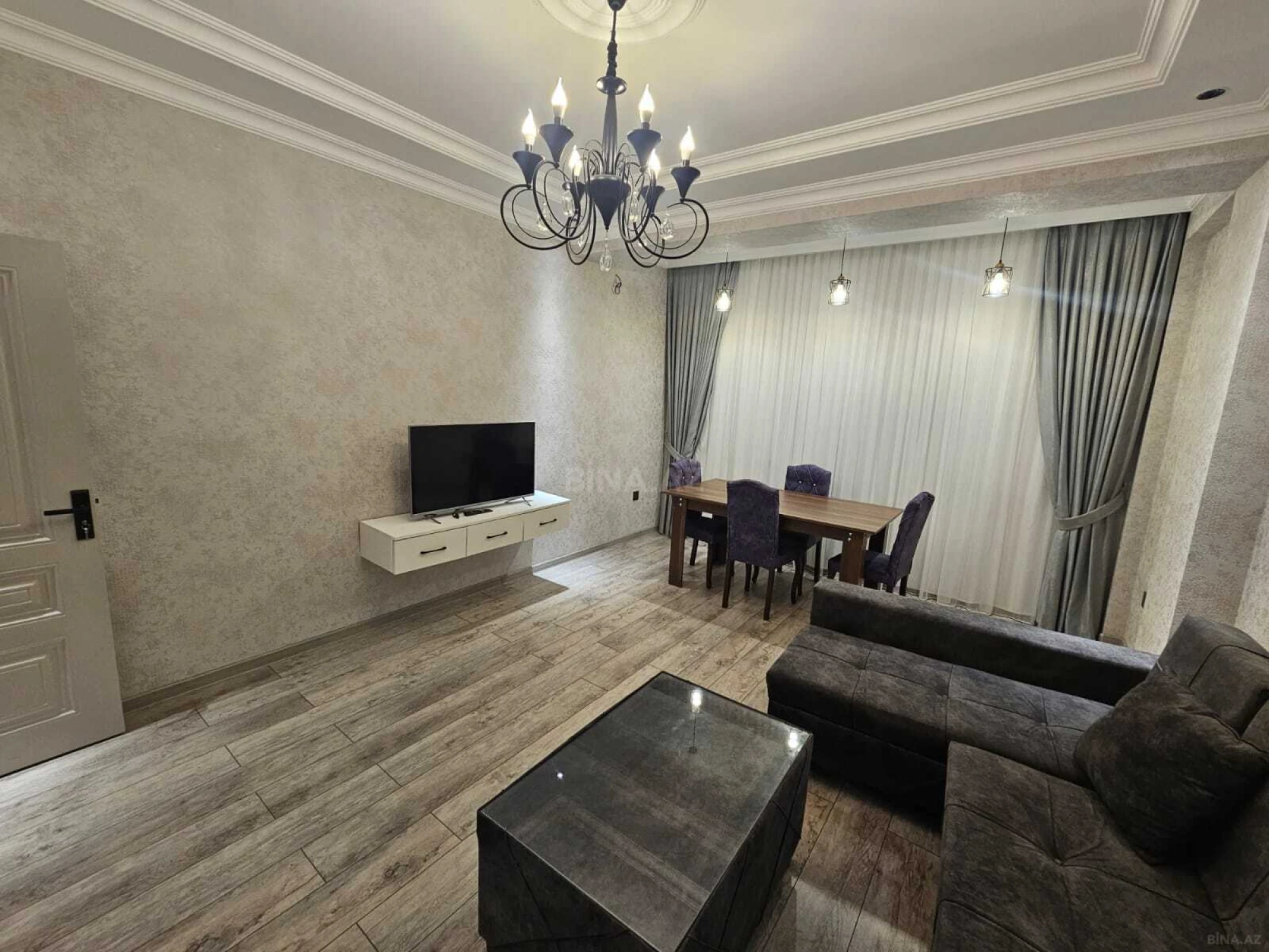 Kirayə verilir 2 otaqlı mənzil 85 m²