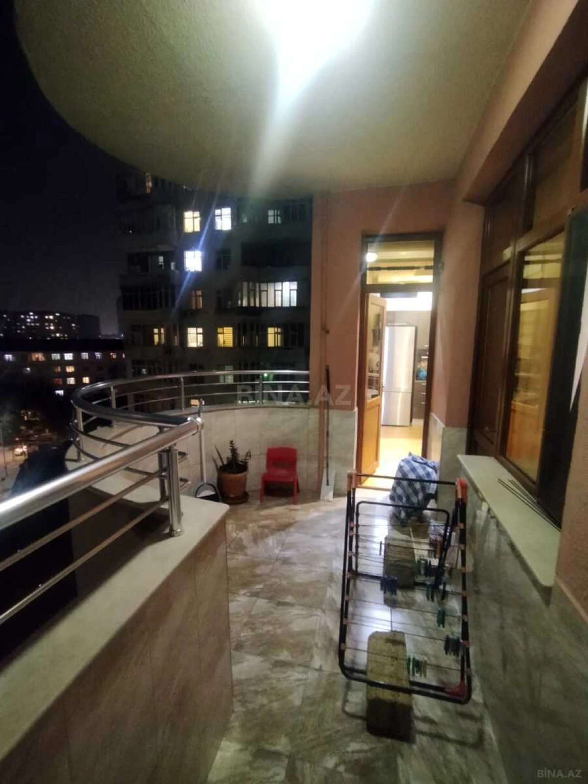 Satılır 4 otaqlı mənzil 181 m²
