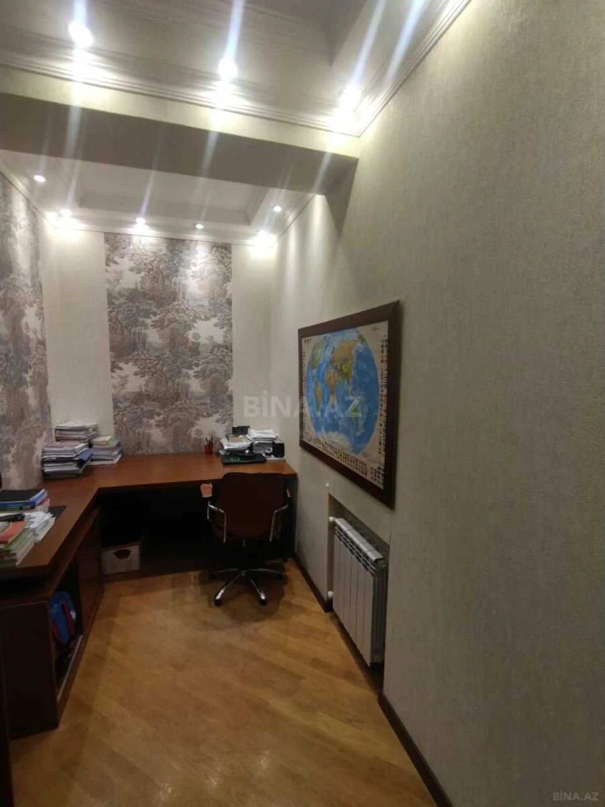 Satılır 4 otaqlı mənzil 181 m²