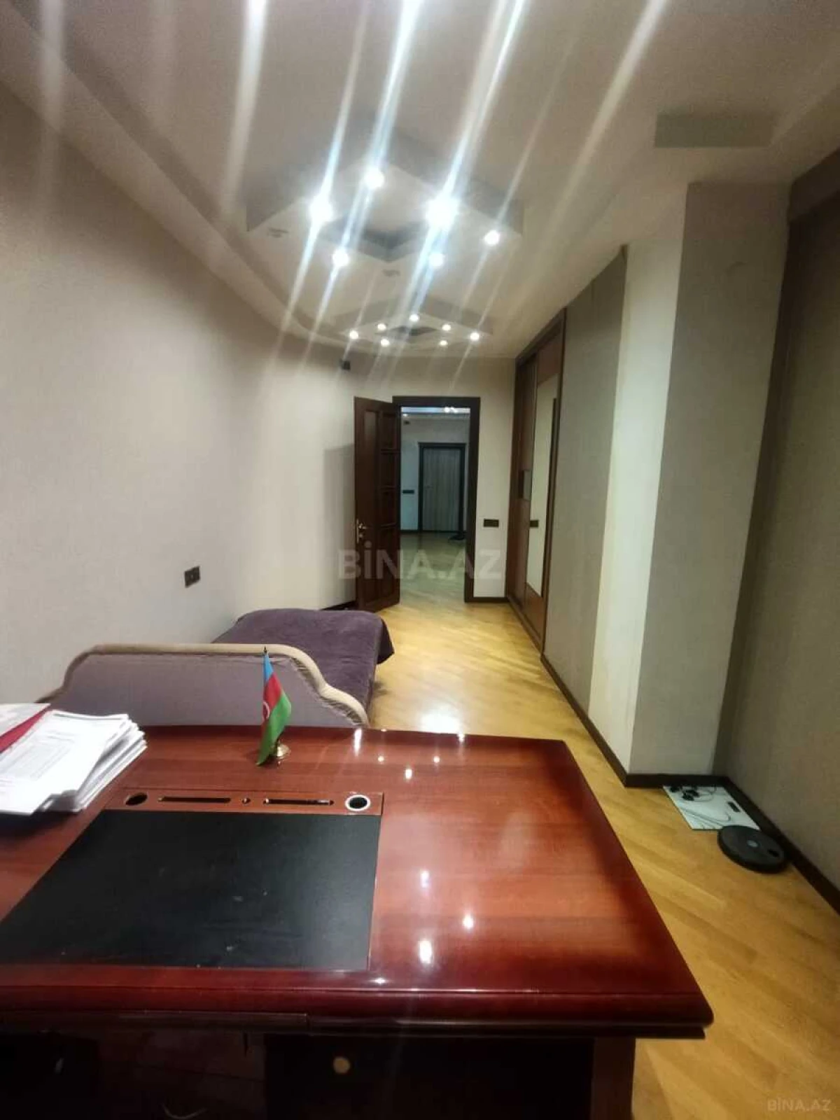 Satılır 4 otaqlı mənzil 181 m²