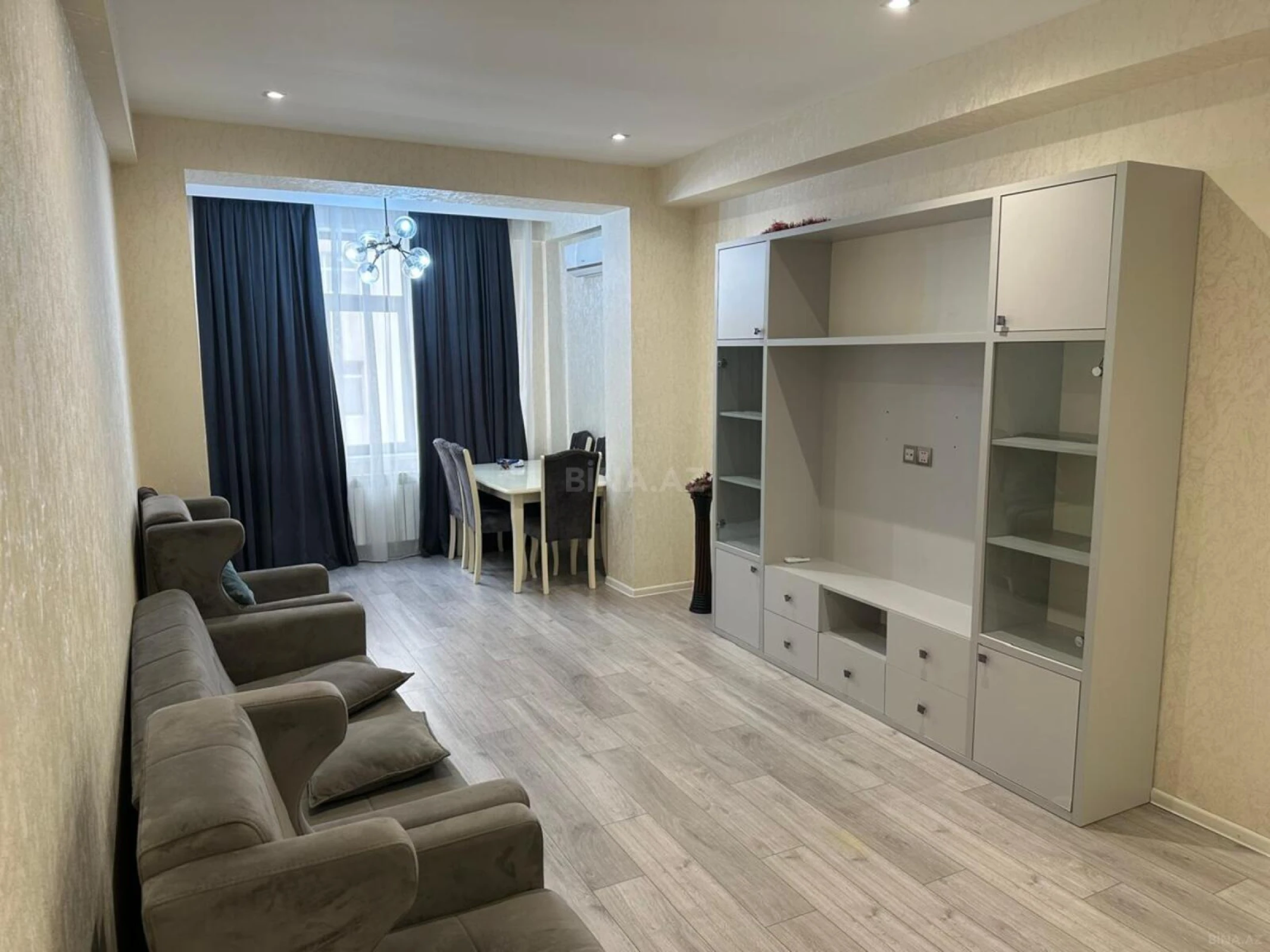 Kirayə verilir 2 otaqlı mənzil 61 m²