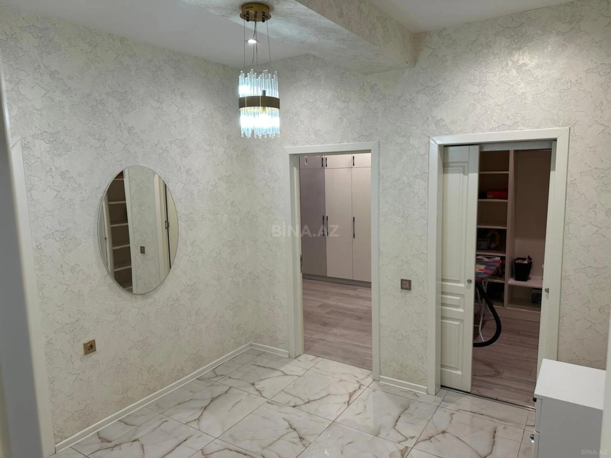 Kirayə verilir 2 otaqlı mənzil 61 m²