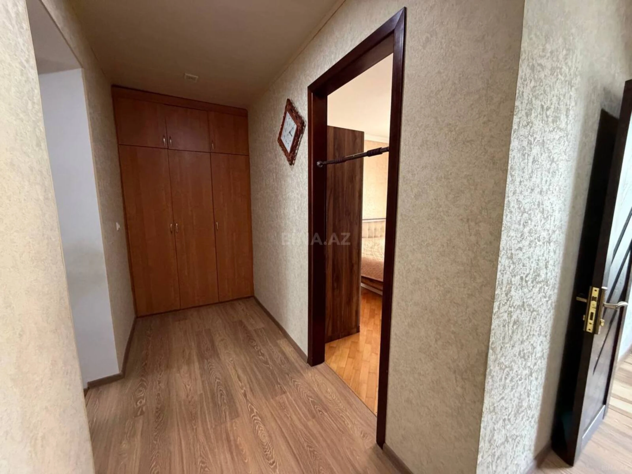 Satılır 2 otaqlı mənzil 70 m²