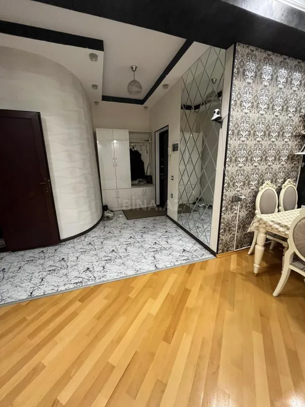 Satılır 3 otaqlı mənzil 106 m²