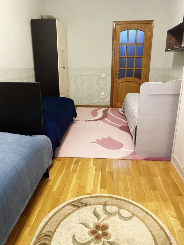Satılır 3 otaqlı mənzil 102 m²