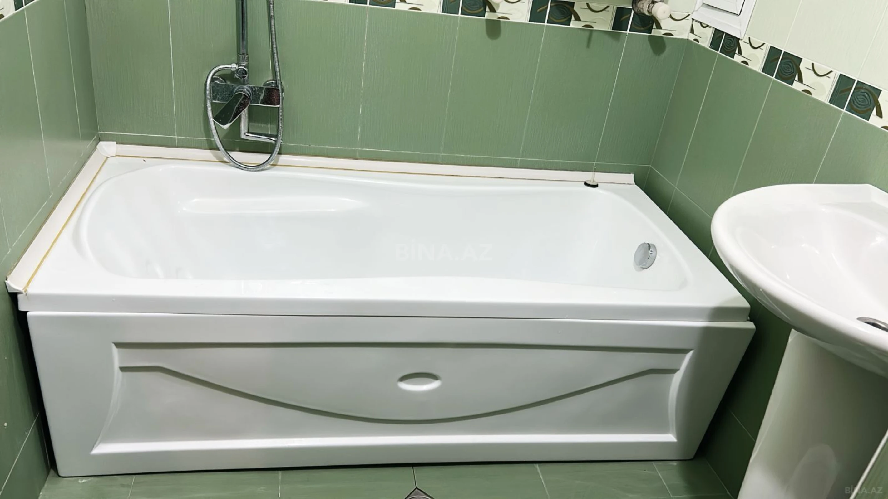 Satılır 3 otaqlı mənzil 102 m²