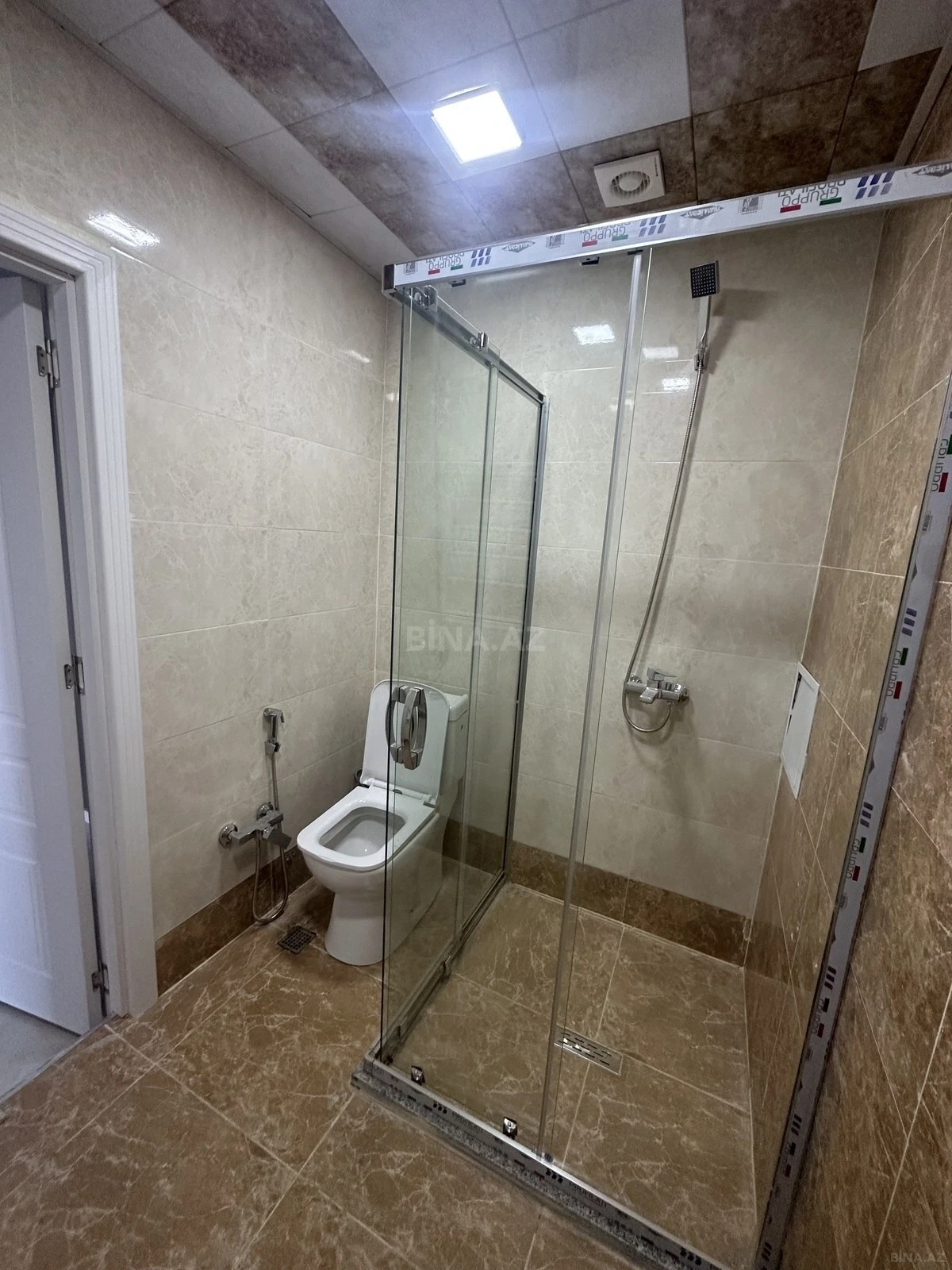 Kirayə verilir 2 otaqlı mənzil 65 m²