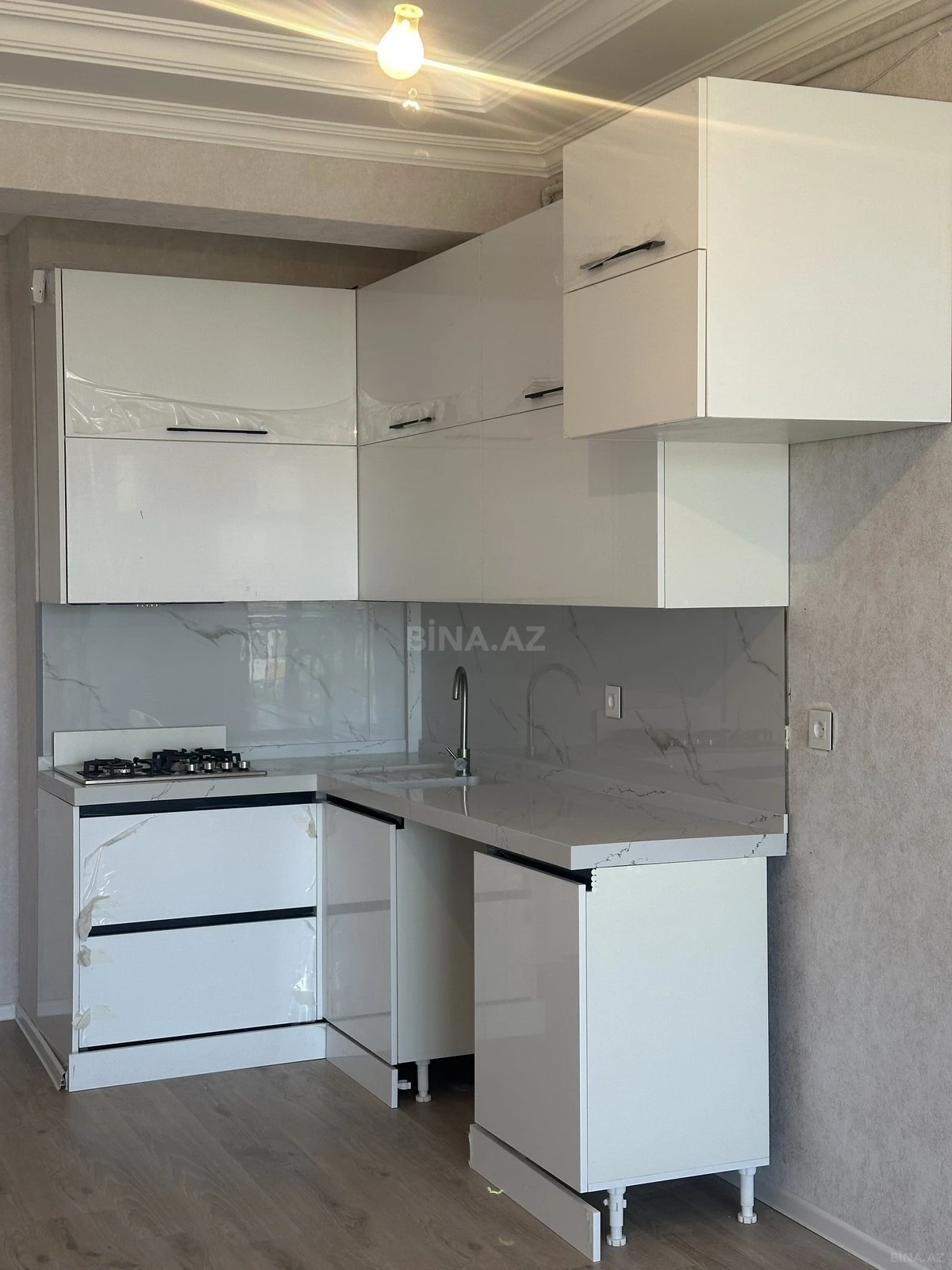 Kirayə verilir 2 otaqlı mənzil 65 m²