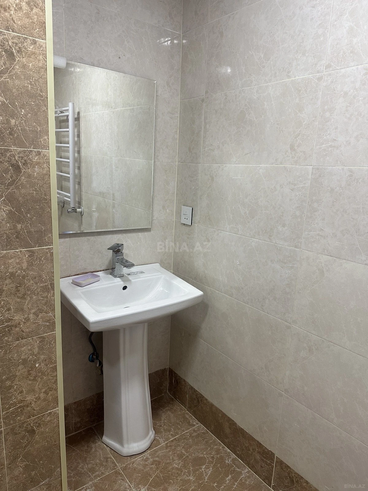 Kirayə verilir 2 otaqlı mənzil 65 m²