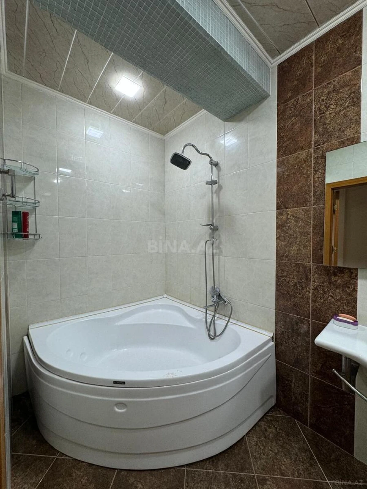 Kirayə verilir 3 otaqlı mənzil 120 m²