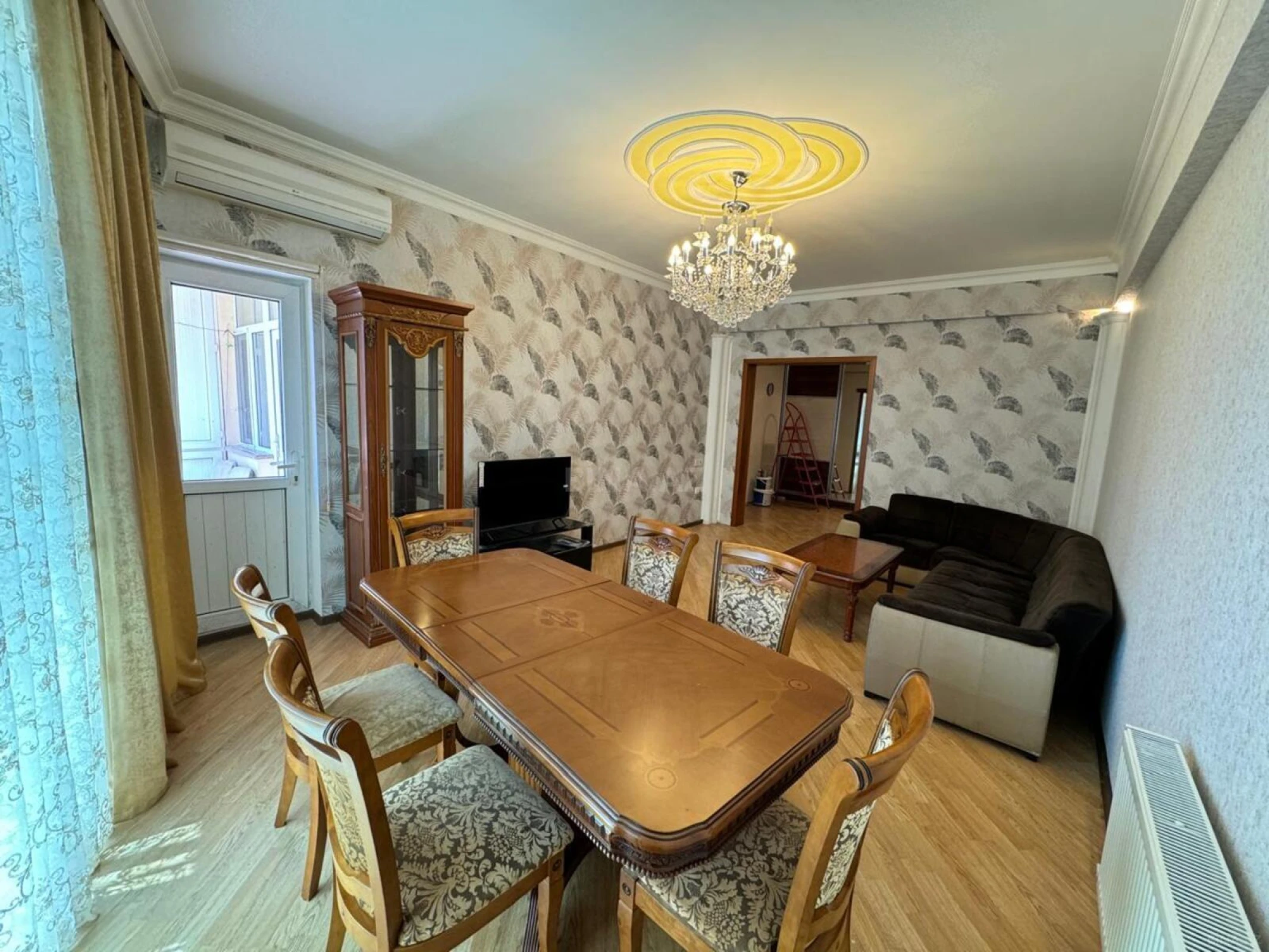 Kirayə verilir 3 otaqlı mənzil 120 m²